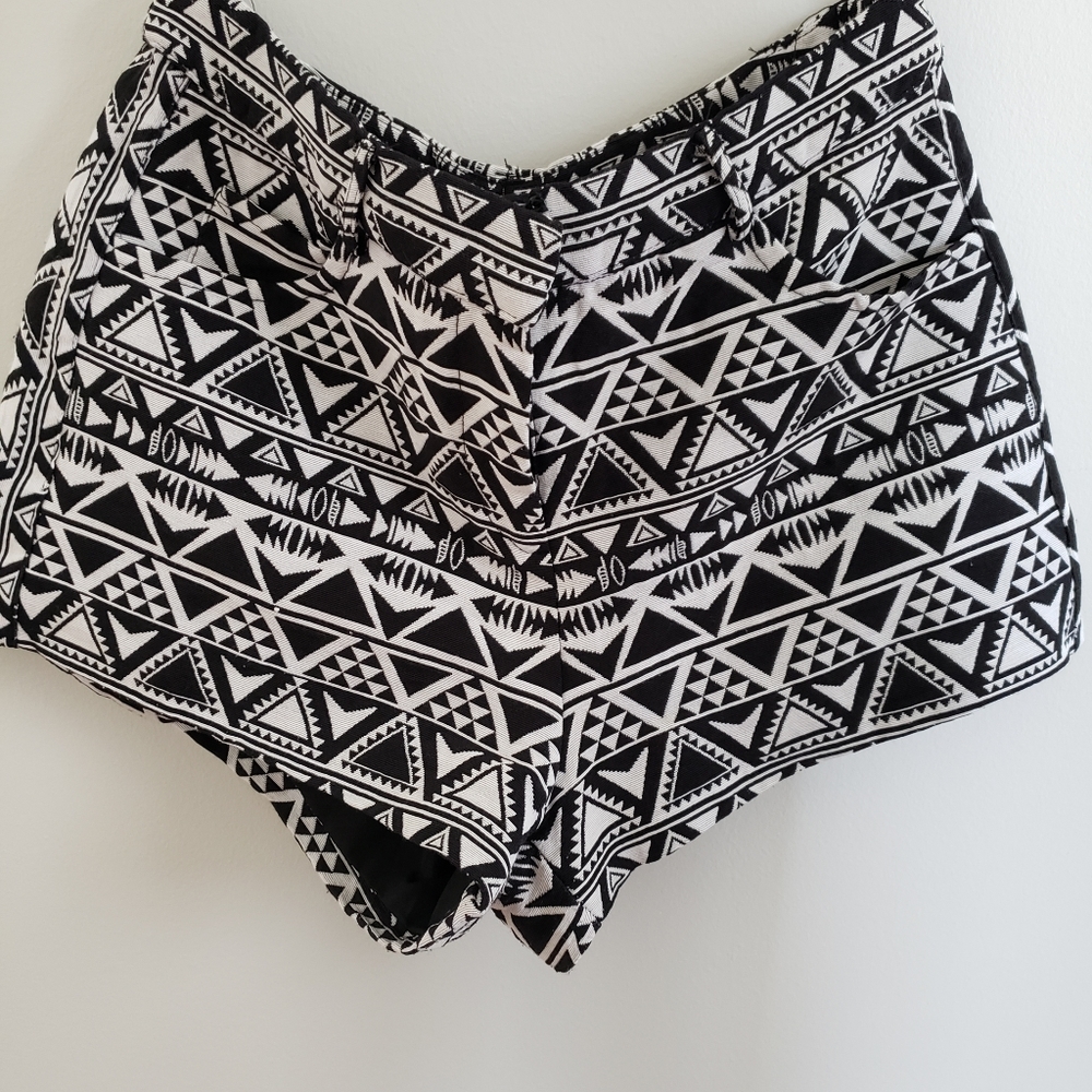 Tribal Pattern Shorts XS